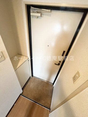 大阪市城東区天王田の賃貸マンションの玄関