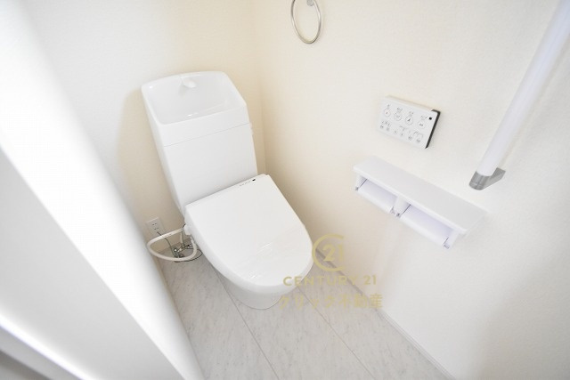 リーブルガーデン  第1笠間市笠間　4のトイレ|毎日使う空間と機能だから、いつまでも清潔なスペースであってほしいのがトイレです。お掃除しやすいシンプルなデザインです。