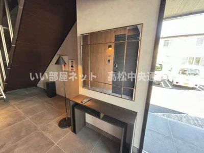 【エントランス】 | クレヴィア