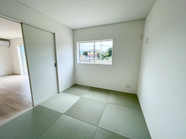 耐震等級３！ご成約プレゼント対象物件！の和室|和室はリビングに隣接しているのでお子様のお昼寝や客間として最適です♪