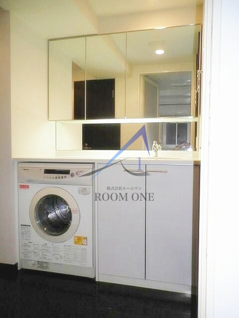 ステージグランデ新川の洗面所|独立洗面台です。