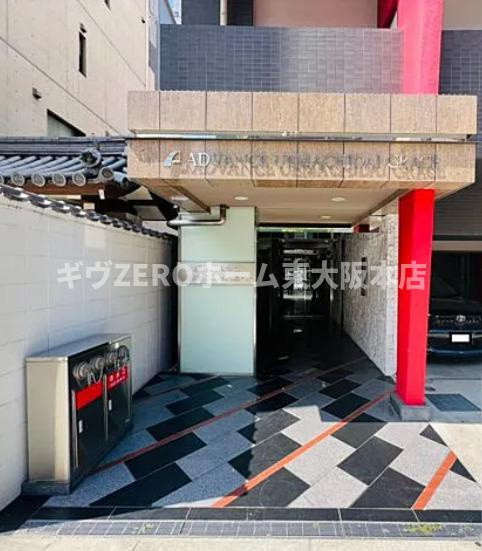 アドバンス上町台グレイスのエントランス