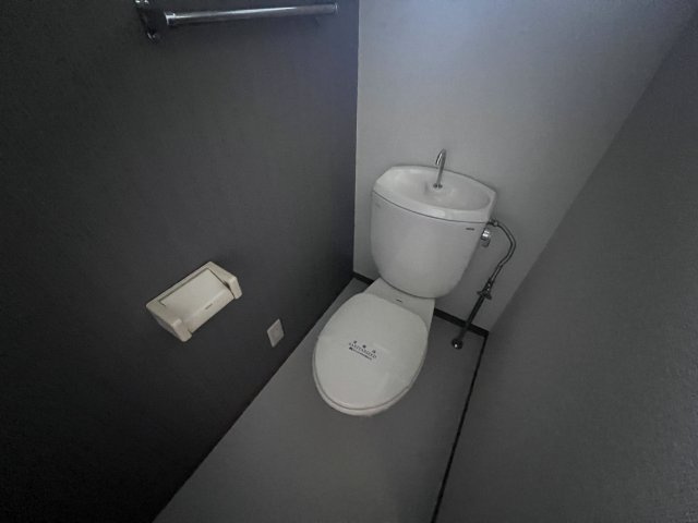 神戸市垂水区清玄町のハイツのトイレ