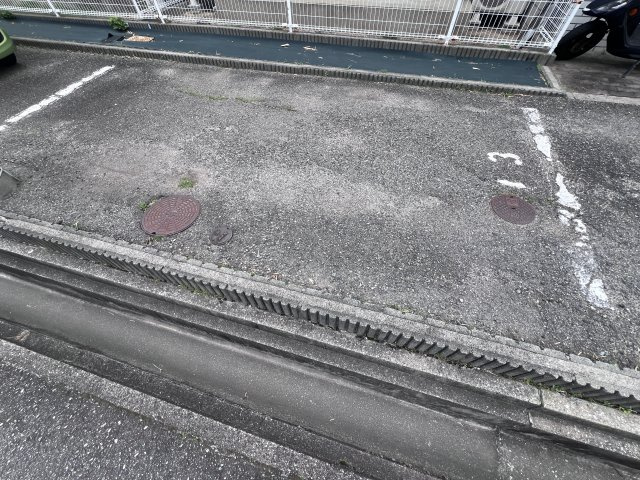 神戸市垂水区清玄町のハイツの駐車場