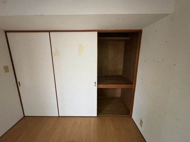 ソレイユイワサキの収納|別部屋の写真となります。現況優先。
