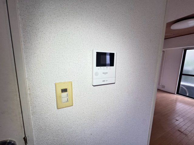 ソレイユイワサキのセキュリティ|別部屋の写真となります。現況優先。