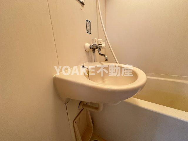 ソレイユイワサキの洗面所|別部屋の写真となります。現況優先。