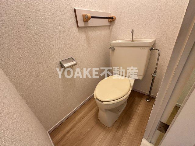 ソレイユイワサキのトイレ|別部屋の写真となります。現況優先。