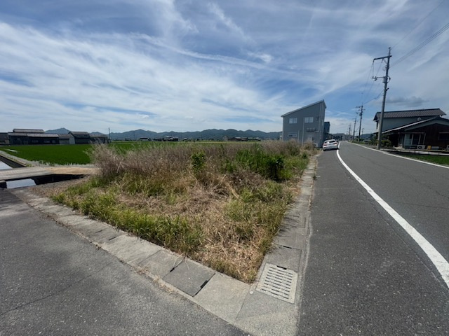 岡山市南区曽根　売土地の前面道路含む現地写真