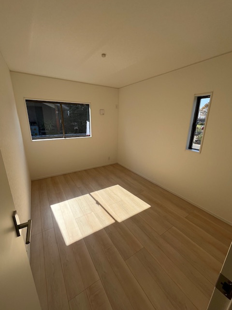 北諸県郡三股町五本松の新築一戸建の洋室