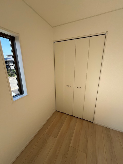 北諸県郡三股町五本松の新築一戸建の洋室