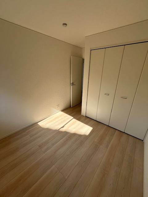 北諸県郡三股町五本松の新築一戸建の洋室