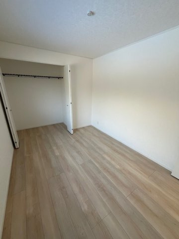 北諸県郡三股町五本松の新築一戸建の洋室