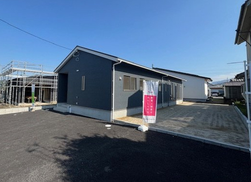 北諸県郡三股町五本松の新築一戸建の外観