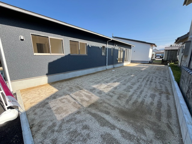 北諸県郡三股町五本松の新築一戸建の庭