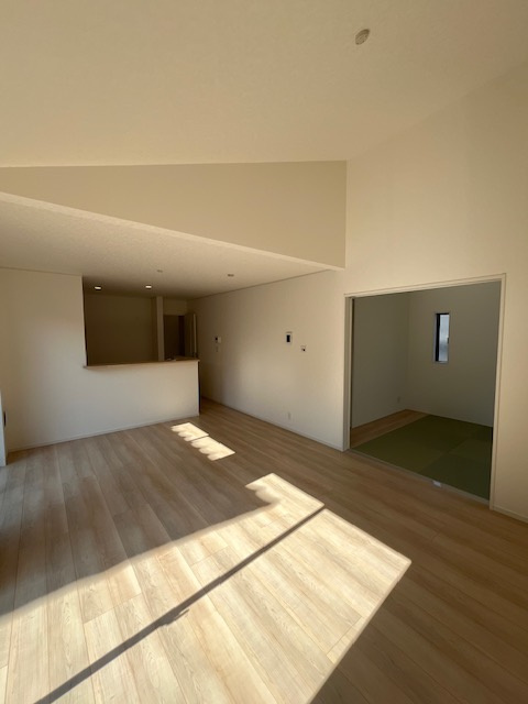 北諸県郡三股町五本松の新築一戸建の居間・リビング