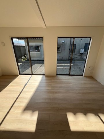 北諸県郡三股町五本松の新築一戸建の居間・リビング