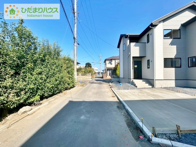 那珂市菅谷11期　新築戸建の前面道路含む現地写真|近隣に商業施設多数あり(^^)/
