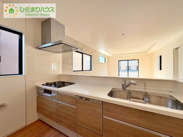 那珂市菅谷11期　新築戸建のキッチン|LDKと一体の空間を演出してくれる、オープンキッチン!(^^)!