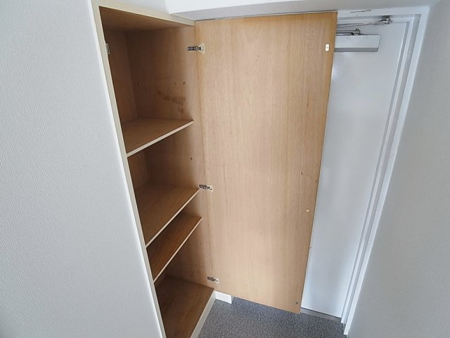 兵庫駅前アーバンライフの玄関|シューズＢＯＸも完備