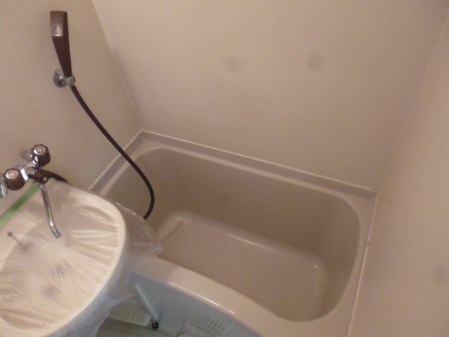 ベッセル明石の浴室