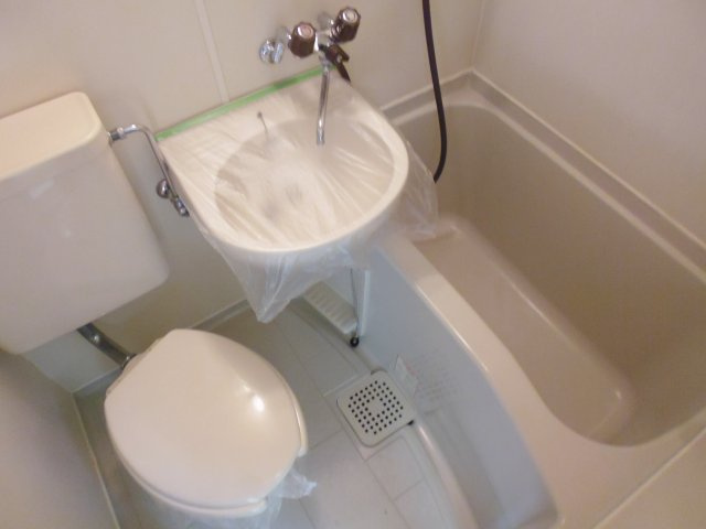 ベッセル明石の浴室