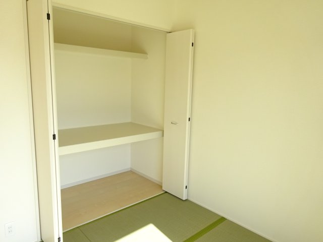 リーブルガーデンS富岡市下高瀬第１　１号棟の収納|和室の収納スペースです