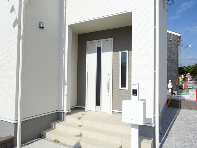 リーブルガーデンS富岡市下高瀬第１　１号棟の玄関|毎日通る玄関はこちらです