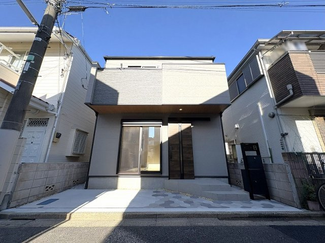 【外観】 | 練馬区西大泉1丁目　新築一戸建住宅　全1棟　(保谷店) | 西武池袋線「保谷」駅徒歩17分。有楽町線・副都心線への直通運転も実施している駅なので、都心部へのアクセスも良好。