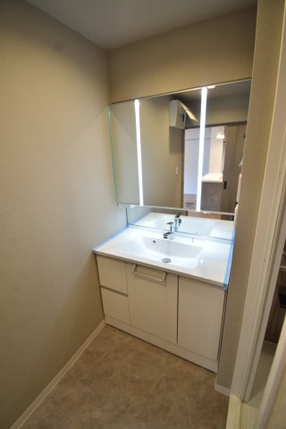 エンゼルハイム大濠公園南の独立洗面台|独立洗面台あり、毎朝おしゃれに忙しい女性の方におすすめです