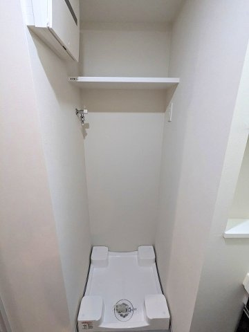 CLARITIA ASAKUSAの設備|洗濯機置場は排水口お手入れしやすく手前中央に配置し、足高の防水パンです