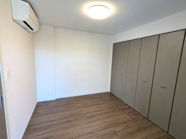 CLARITIA ASAKUSAの設備|洋室にエアコン・照明付き