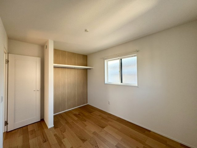 SUN COURTーサンコート－小倉南区横代北町４丁目【小倉南区　新築戸建て】の洋室|2階6帖洋室はオープンクローク付き♪【小倉南区　新築戸建て】