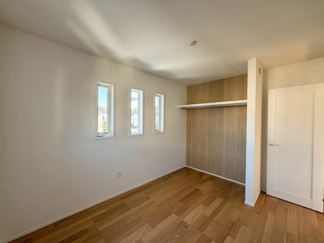 SUN COURTーサンコート－小倉南区横代北町４丁目【小倉南区　新築戸建て】の洋室|2階6帖洋室はオープンクローク付き♪【小倉南区　新築戸建て】