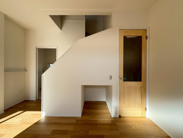 SUN COURTーサンコート－小倉南区横代北町４丁目【小倉南区　新築戸建て】の居間・リビング|お子様の秘密基地？（笑）【小倉南区　新築戸建て】