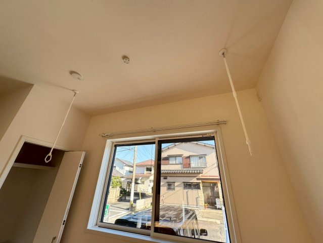 SUN COURTーサンコート－小倉南区横代北町４丁目【小倉南区　新築戸建て】の設備|1階洋室にはホスクリーン完備♪【小倉南区　新築戸建て】