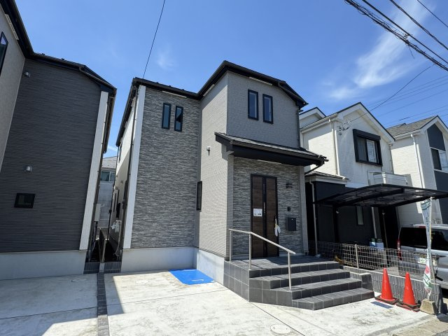 市川市本北方１丁目新築戸建【冨貴島小学校：7分】の外観|1号棟外観・完成済み内覧可能です！