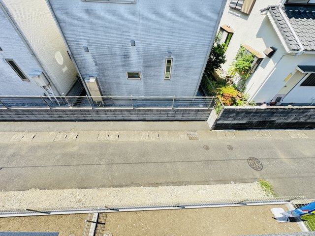 市川市本北方１丁目新築戸建【冨貴島小学校：7分】の展望|バルコニーより道路側眺望・南道路で日当たり良好♪