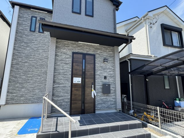 市川市本北方１丁目新築戸建【冨貴島小学校：7分】のエントランス|エントランス・玄関ポーチ