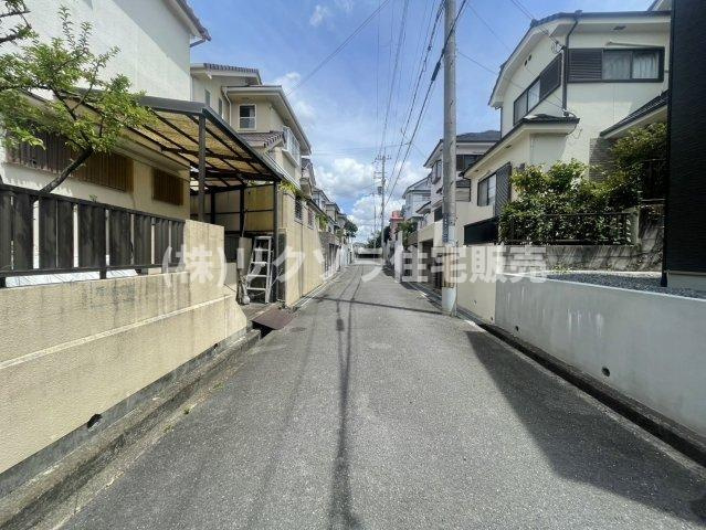 太秦東が丘　新築一戸建ての前面道路含む現地写真|■物件内覧・資金計画相談・住宅ローン相談、リフォーム相談、お問合せ受付中■
※当日・翌日のご内覧、ご相談はお電話でのお問合せがスムーズです！