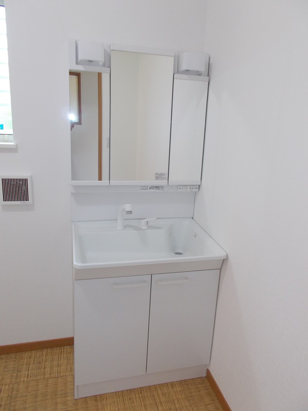 赤磐市桜が丘東3丁目の独立洗面台