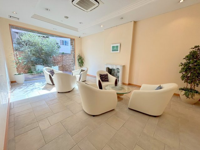 レジディア新大阪2のロビー