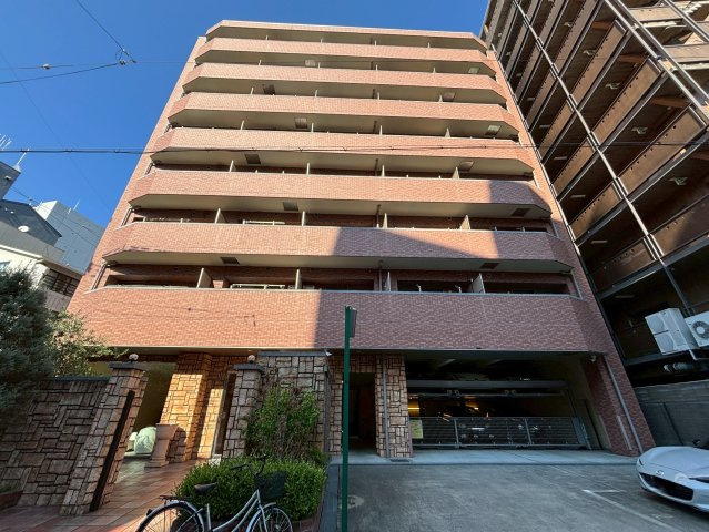 レジディア新大阪2のエントランス