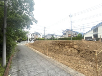 【前面道路含む現地写真】
