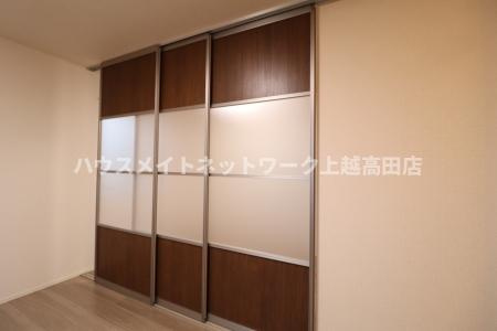 サニーガーデンの内装|スライドスクリーン