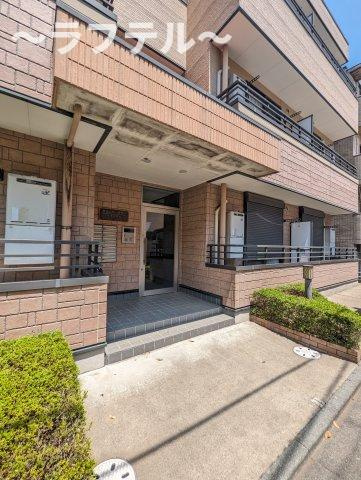 グランデ・ママンくすのき台のエントランス