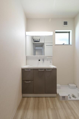 【独立洗面台】 | スマイルホーム見付美登里１７－８ | ９０センチ幅、３面鏡