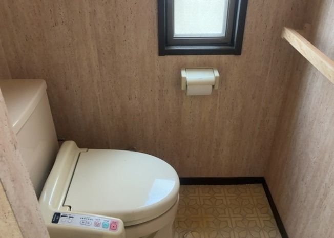【トイレ】 | トイレは大きさや形、機能、抗菌性などが異なる多種多彩なタイプが各メーカーから出ています。それぞれに良さがあるため、事前にどういったタイプのトイレがいいのかをご家庭内で決めて、内見に行くといいでしょう。