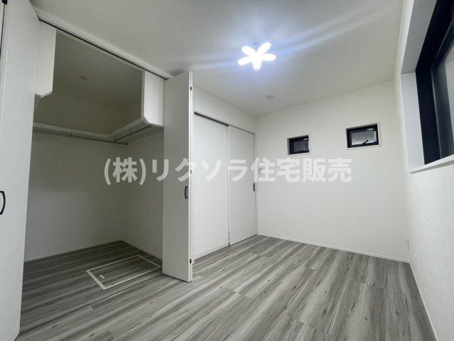 田井西町　新築一戸建ての洋室|洋室5.0帖　ウォークインクローゼット付き
■物件内覧・資金計画相談・住宅ローン相談、リフォーム相談、お問合せ受付中■
※当日・翌日のご内覧、ご相談はお電話でのお問合せがスムーズです！