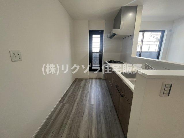 田井西町　新築一戸建てのキッチン|LDK16.2帖
■物件内覧・資金計画相談・住宅ローン相談、リフォーム相談、お問合せ受付中■
※当日・翌日のご内覧、ご相談はお電話でのお問合せがスムーズです！